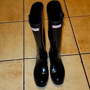 Hunter tall original rain boots black logo unisex pull on buckle detail